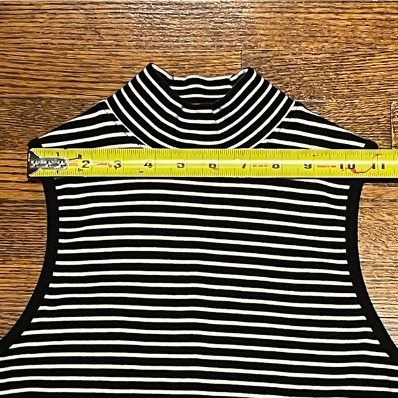 RW&Co black and white striped tank top - Picture 3 of 7